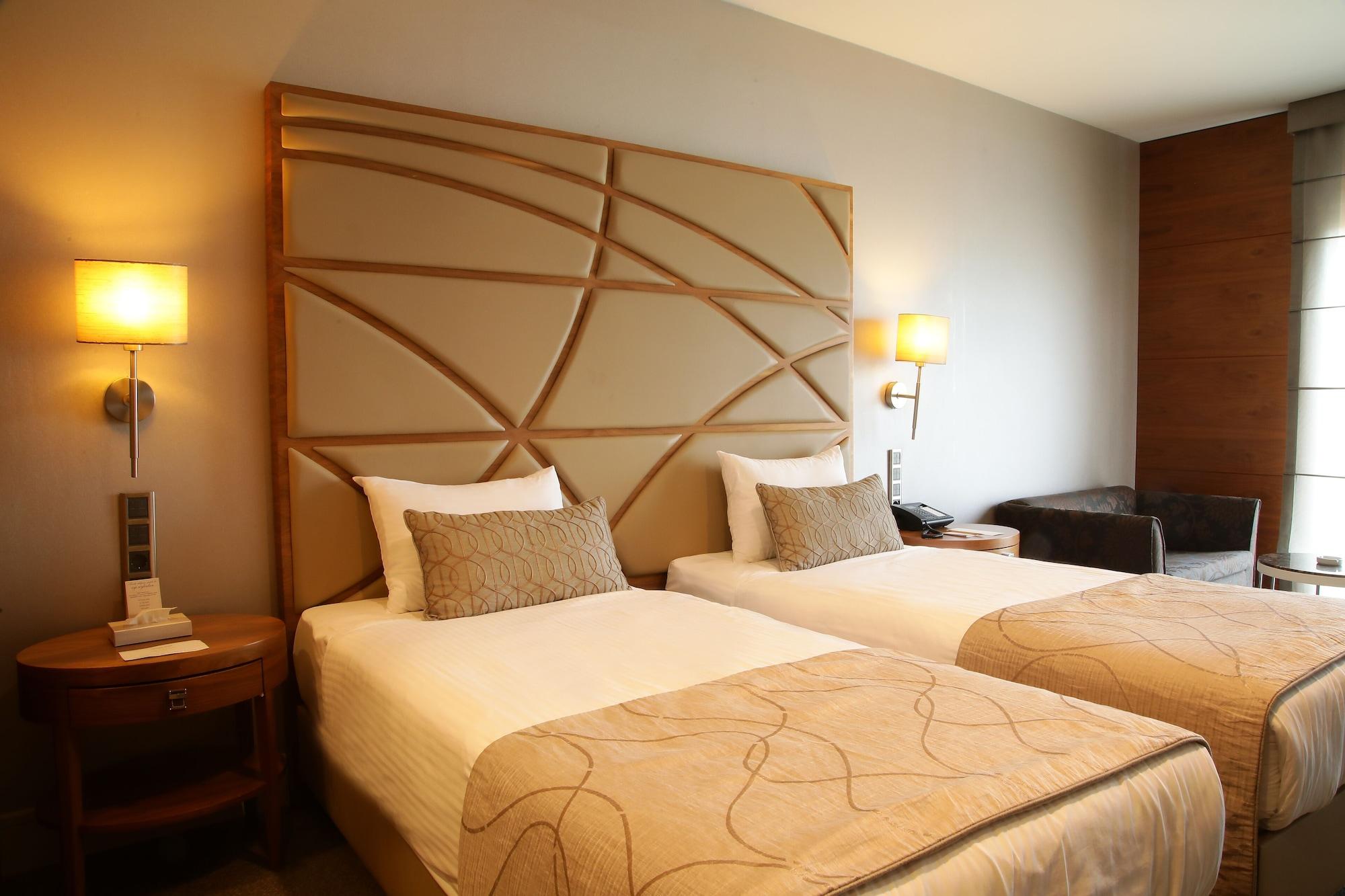 Cevahir Hotel Istanbul Asia מראה חיצוני תמונה A room at the hotel