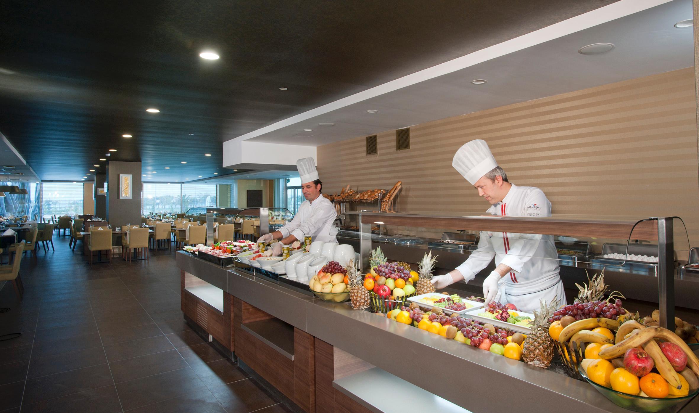 Cevahir Hotel Istanbul Asia מראה חיצוני תמונה Buffet at a hotel