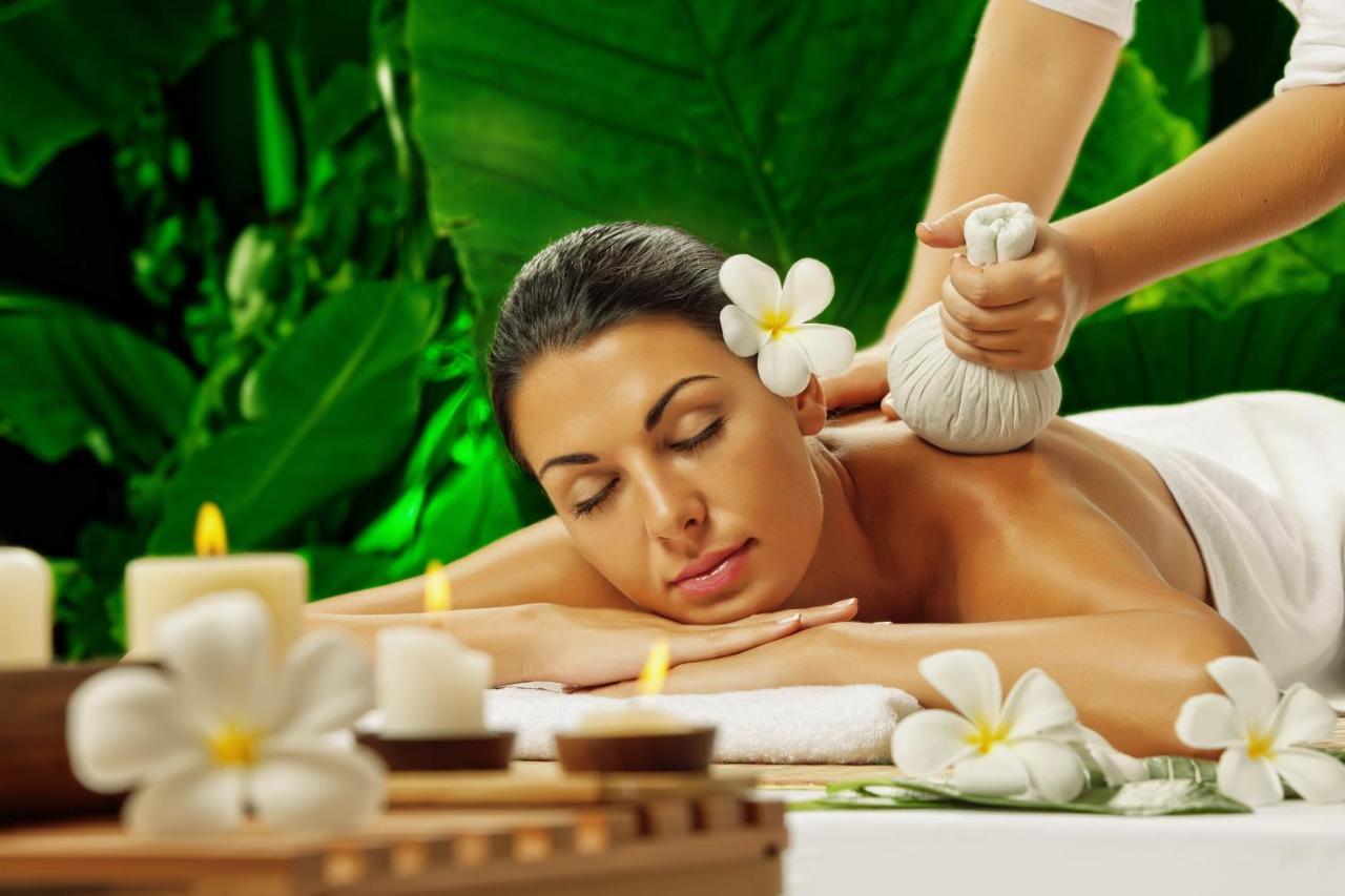Cevahir Hotel Istanbul Asia מראה חיצוני תמונה Thai herbal compress massage
