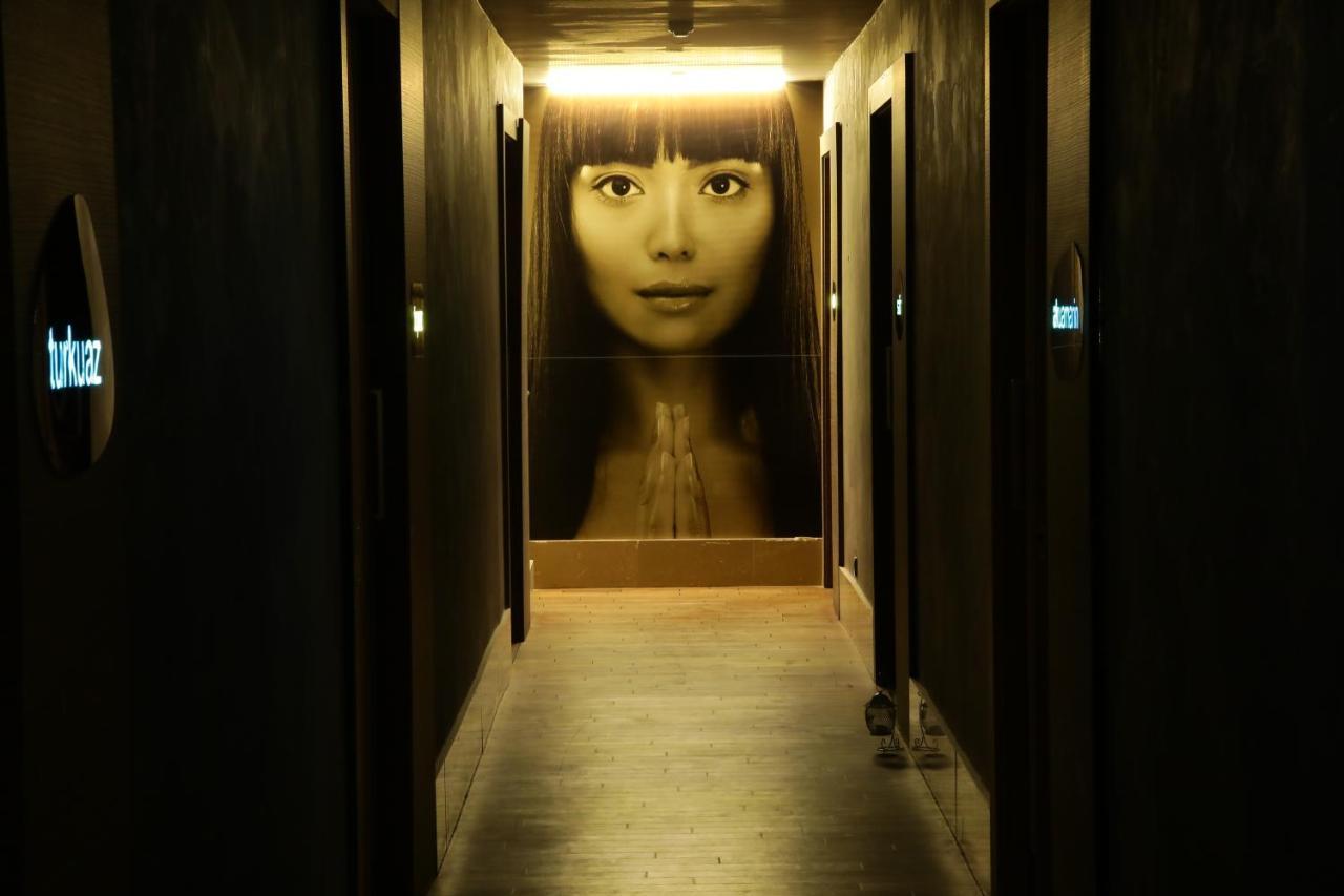 Cevahir Hotel Istanbul Asia מראה חיצוני תמונה Corridor of the hotel
