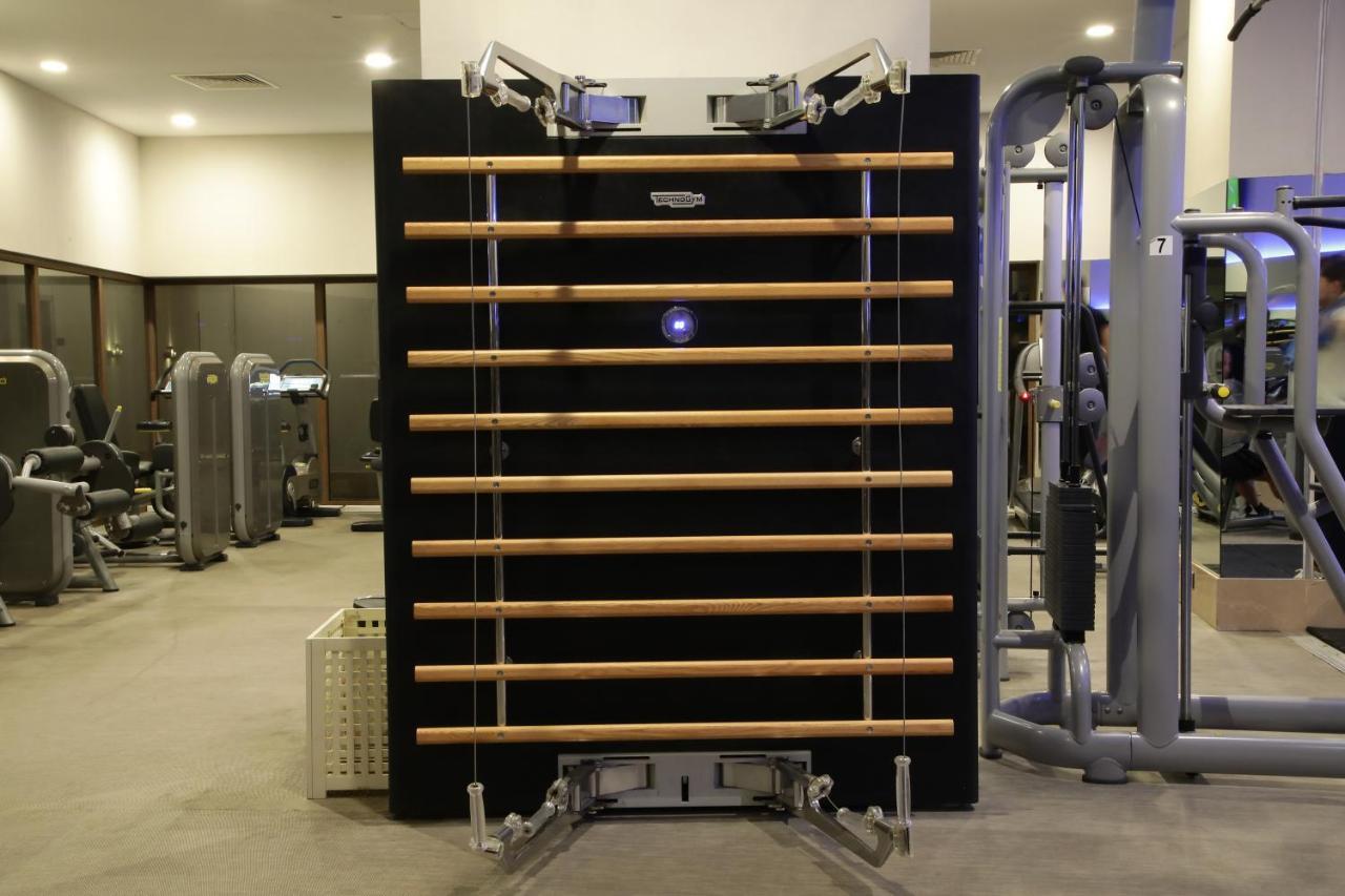 Cevahir Hotel Istanbul Asia מראה חיצוני תמונה A climbing machine