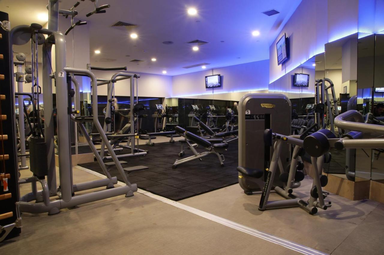 Cevahir Hotel Istanbul Asia מראה חיצוני תמונה A gym in a hotel