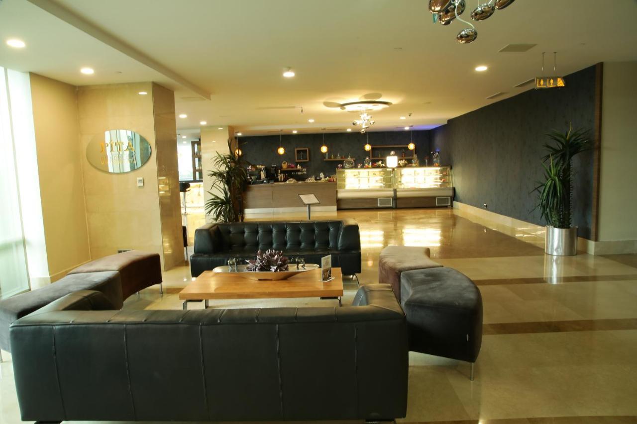 Cevahir Hotel Istanbul Asia מראה חיצוני תמונה The lounge at the airport