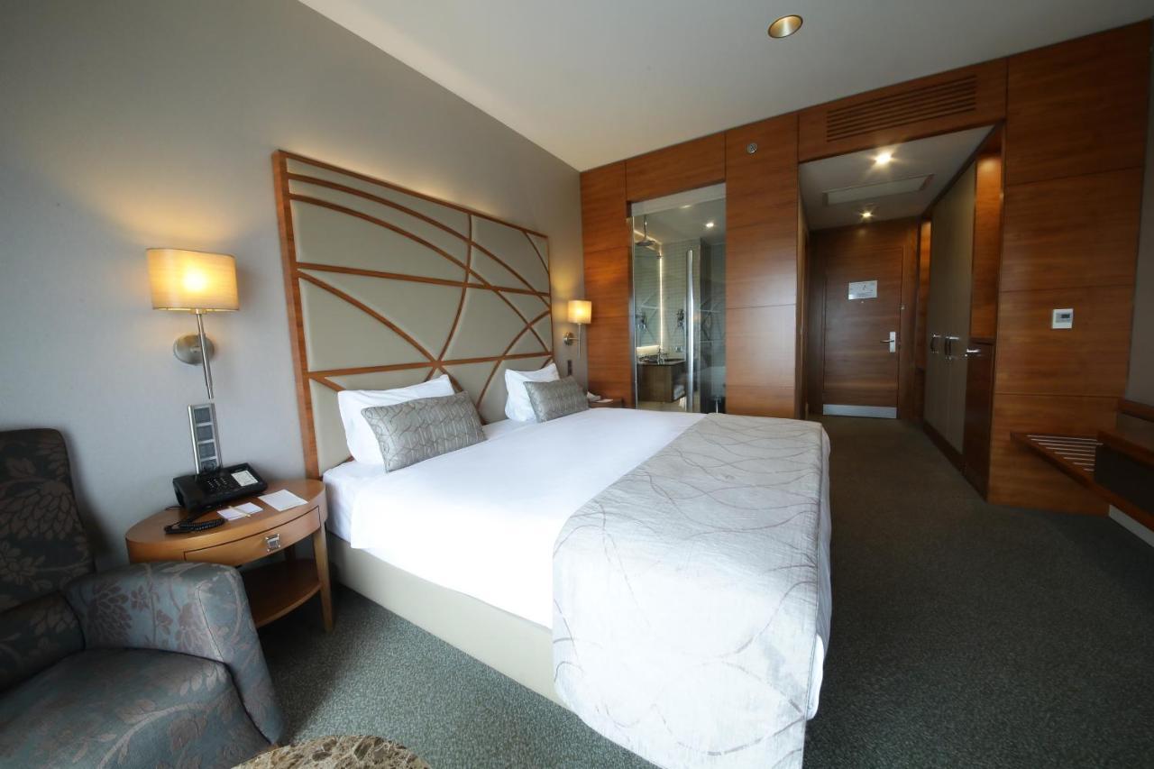 Cevahir Hotel Istanbul Asia מראה חיצוני תמונה A room at the hotel